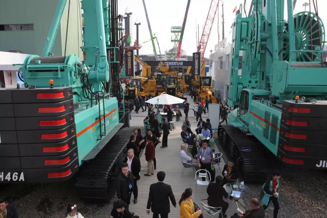 上海金泰兩款新品勁爆2018 bauma 首日現(xiàn)場